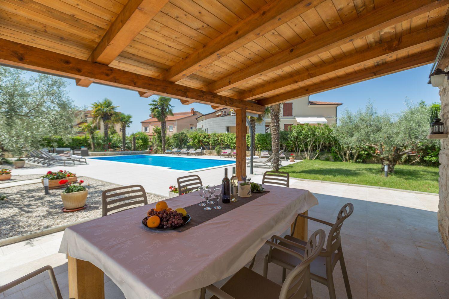 Mediterranes Mit 60m2 Pool, Bbq-bereich, Liegen, Waschmaschine Apartmán *